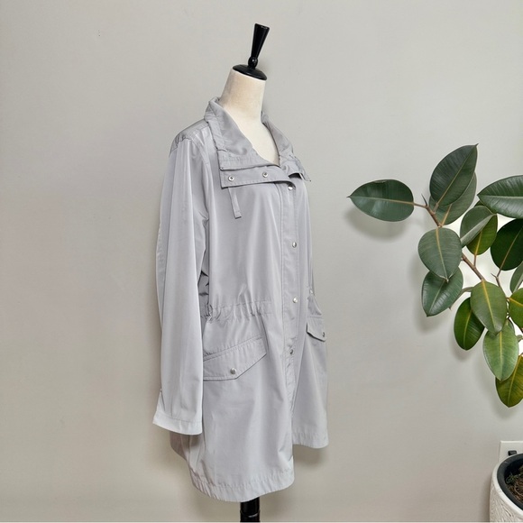 Sold - Picture 3 of 7